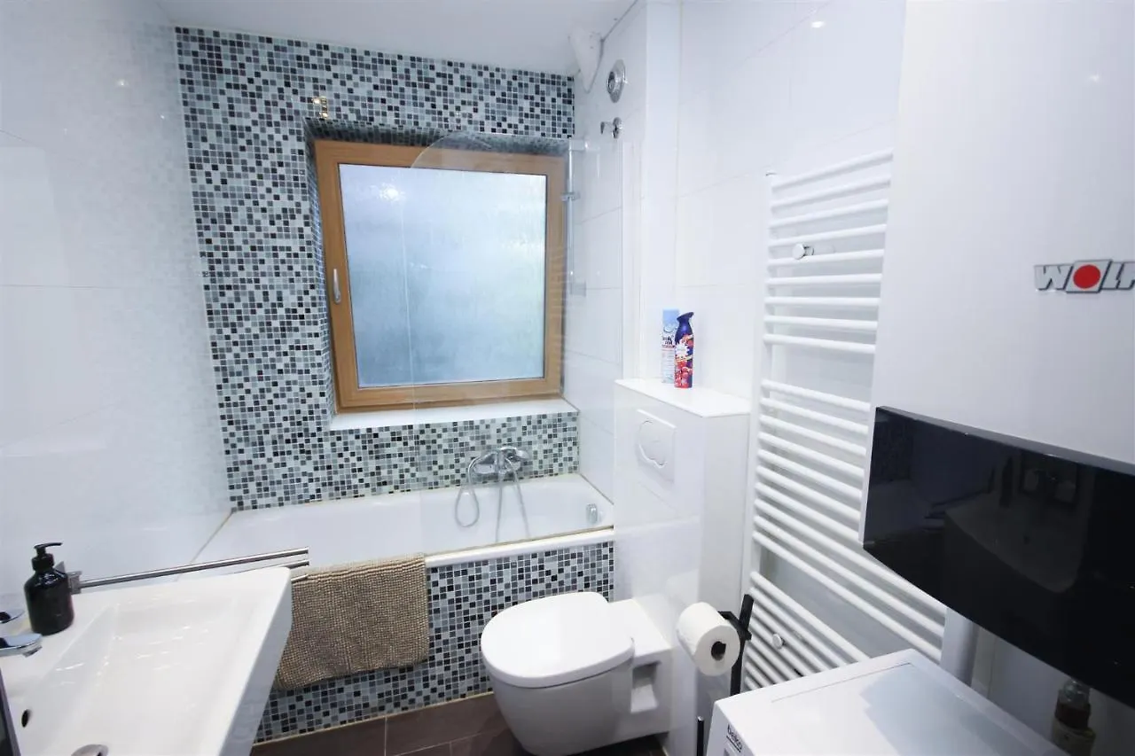 Alfa Apartment Stuttgart Mitte 2 Zimmer City-Lage Berliner Platz Balkon Netflix Kueche Wm L 2Br 5 Beds 6 People L Fully Equipped Kitchen & Bathroom