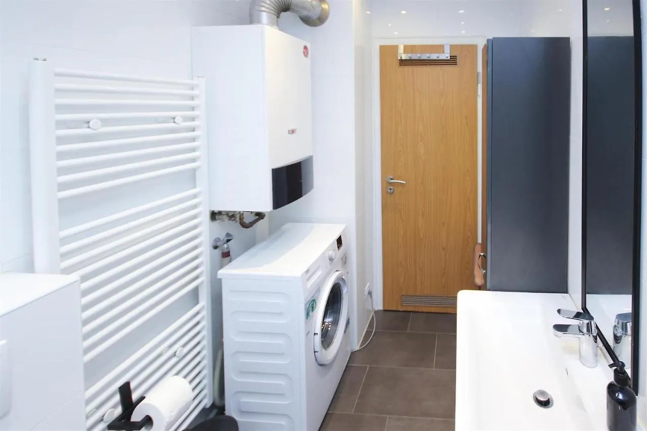 Alfa Apartment Stuttgart Mitte 2 Zimmer City-Lage Berliner Platz Balkon Netflix Kueche Wm L 2Br 5 Beds 6 People L Fully Equipped Kitchen & Bathroom