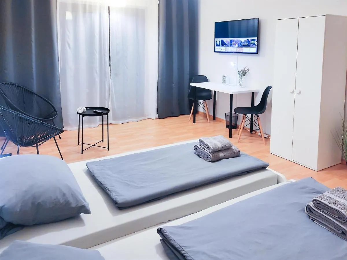 Alfa Apartment Stuttgart Mitte 2 Zimmer City-Lage Berliner Platz Balkon Netflix Kueche Wm L 2Br 5 Beds 6 People L Fully Equipped Kitchen & Bathroom contacts