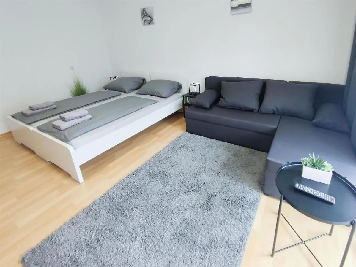 Alfa Apartment Stuttgart Mitte 2 Zimmer City-Lage Berliner Platz Balkon Netflix Kueche Wm L 2Br 5 Beds 6 People L Fully Equipped Kitchen & Bathroom Germany
