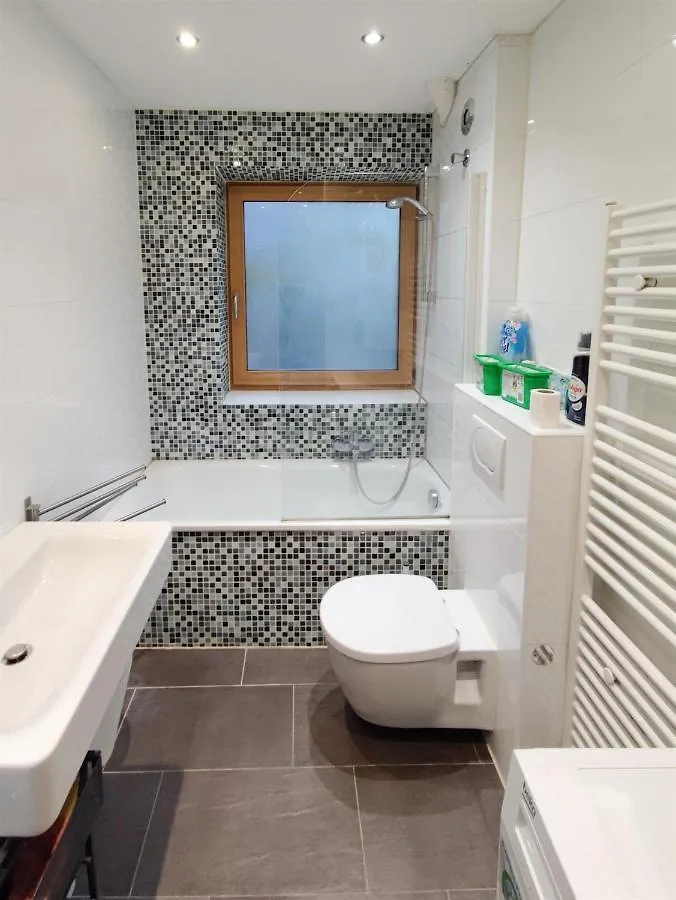 Alfa Apartment Stuttgart Mitte 2 Zimmer City-Lage Berliner Platz Balkon Netflix Kueche Wm L 2Br 5 Beds 6 People L Fully Equipped Kitchen & Bathroom