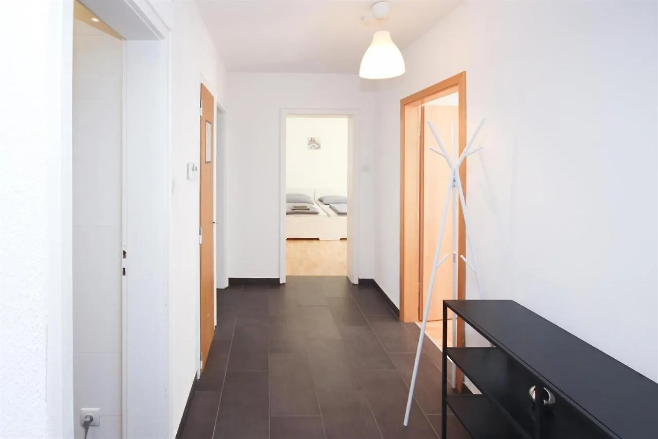 Alfa Apartment Stuttgart Mitte 2 Zimmer City-Lage Berliner Platz Balkon Netflix Kueche Wm L 2Br 5 Beds 6 People L Fully Equipped Kitchen & Bathroom